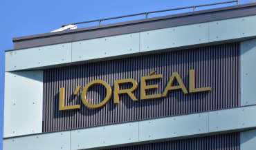 The sign on the façade of a L'Oréal store